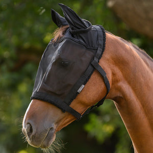 Capezza con maschera antimosche per paddock